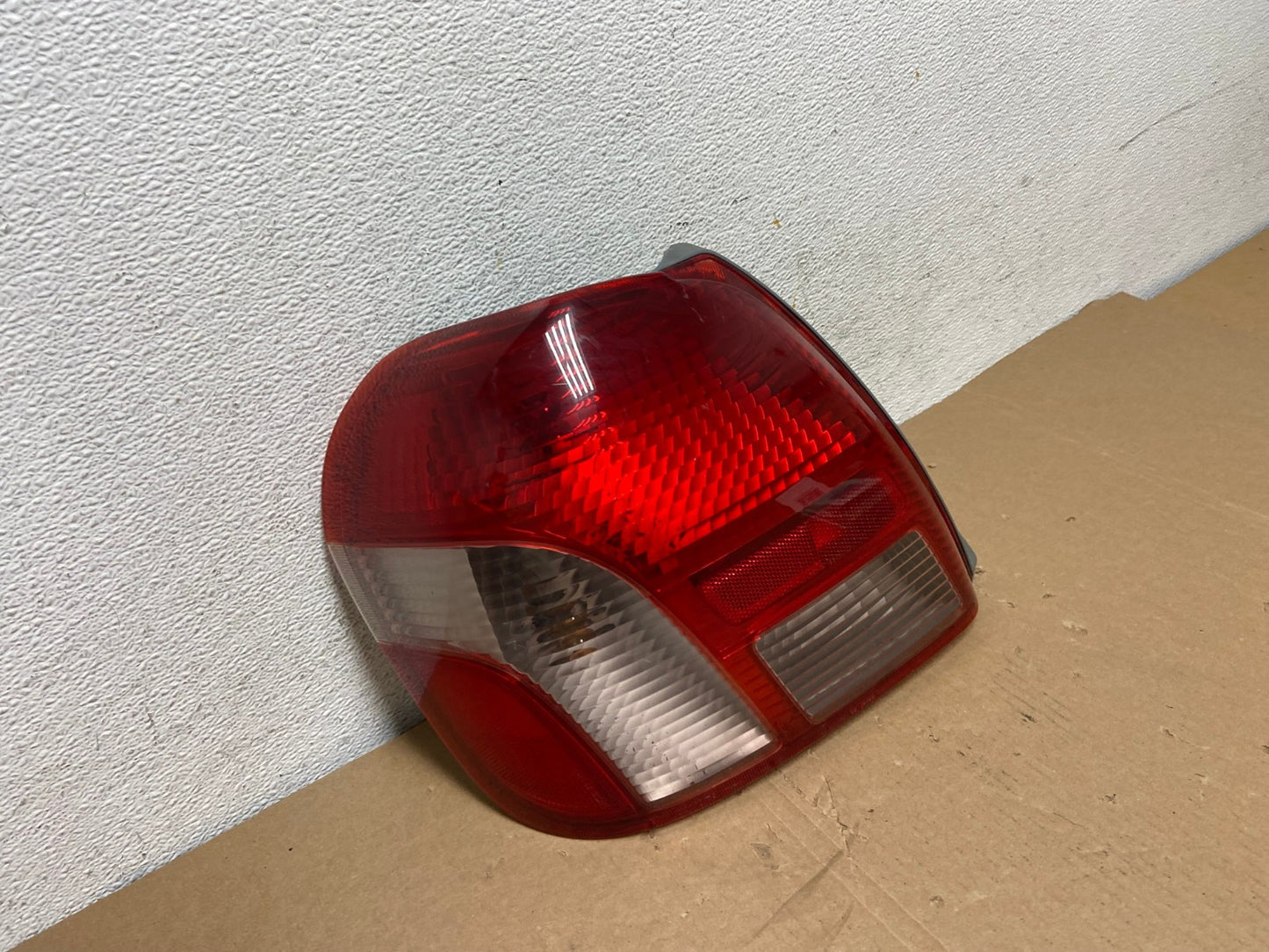 2000 to 2002 Toyota Echo Left Driver LH Side Tail Light AD7902 LK2