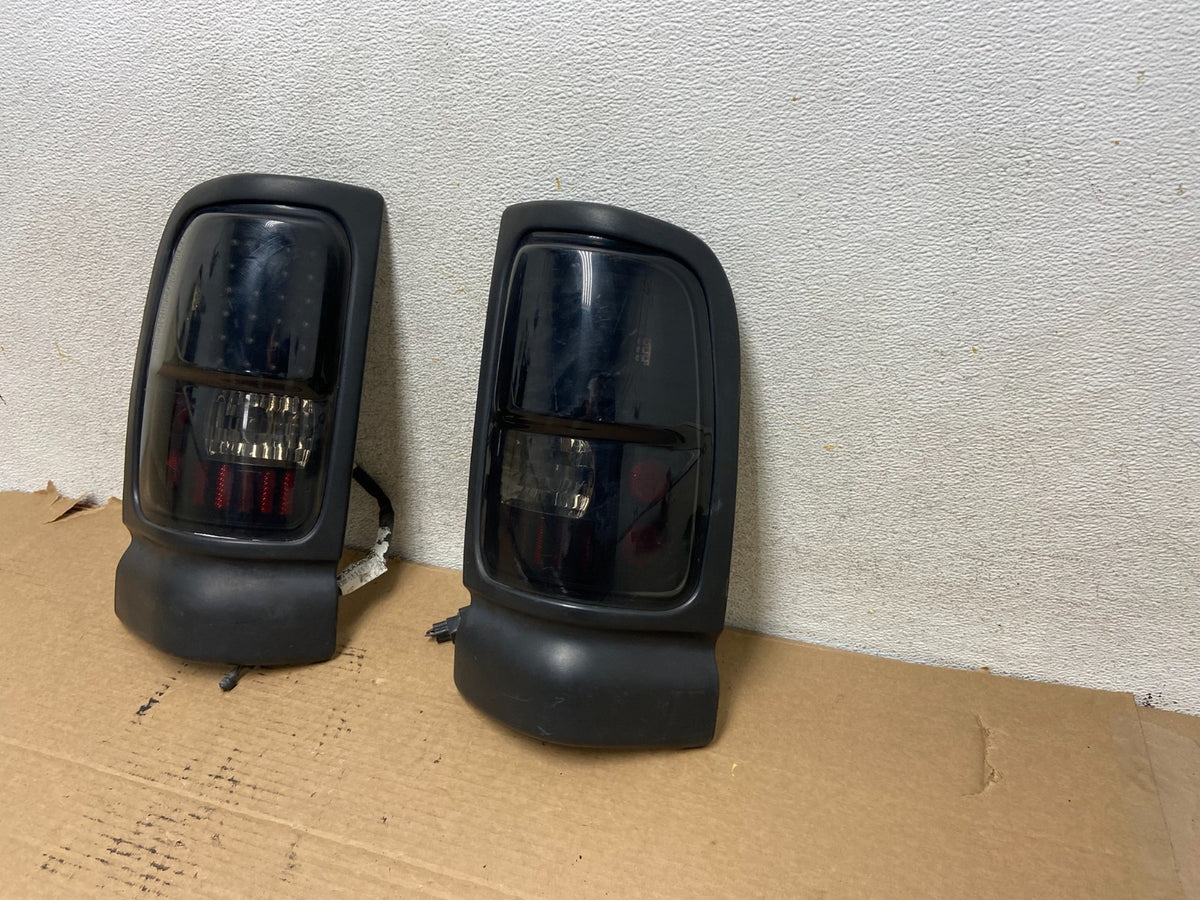 1994 to 2001 Dodge Ram 1500 Left+Right Black Tail Lights ah4006 DG2