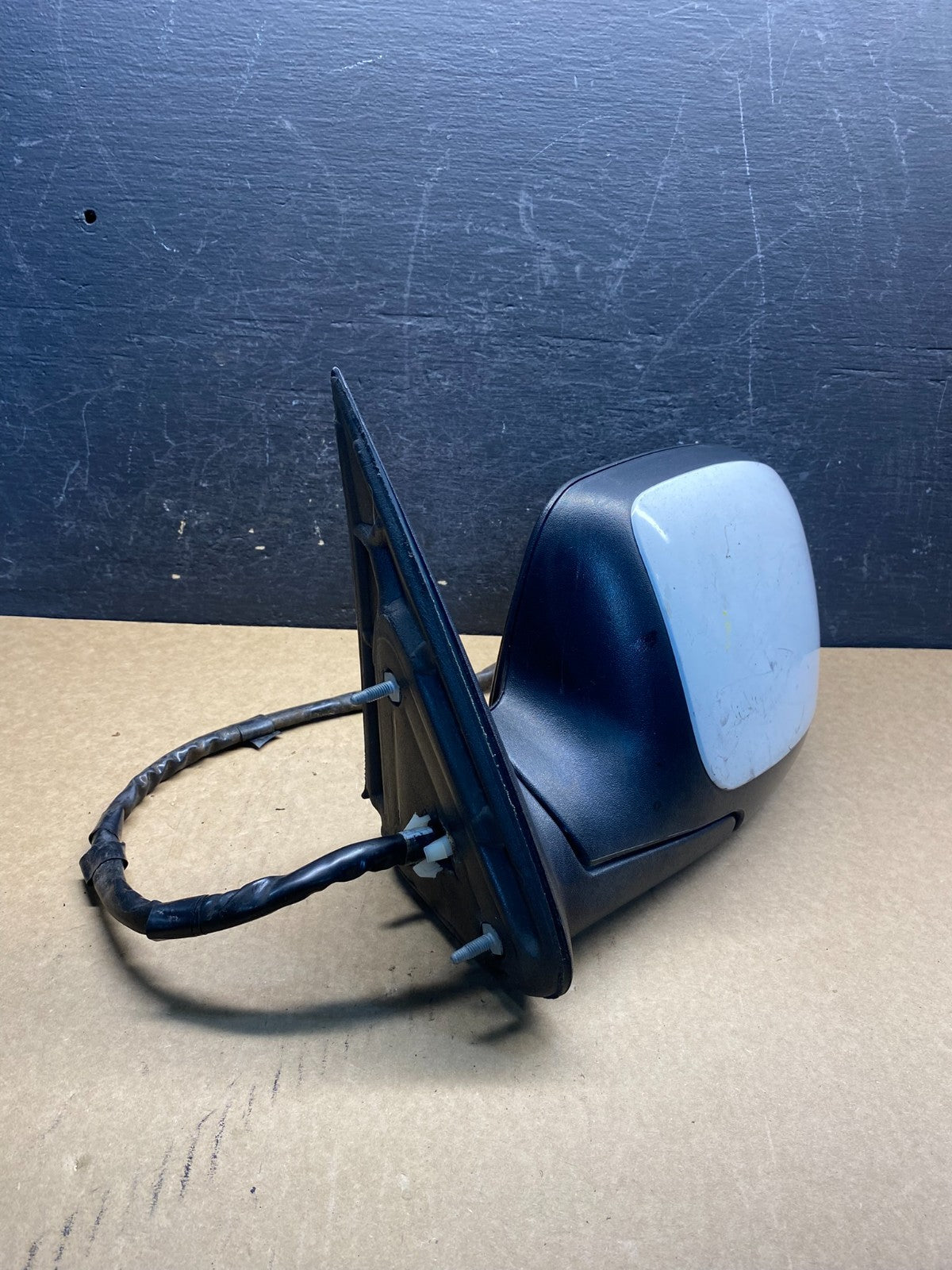 2003-2006 Chevrolet Tahoe Suburban Left Driver LH Turn Door Mirror AG6015 DW1