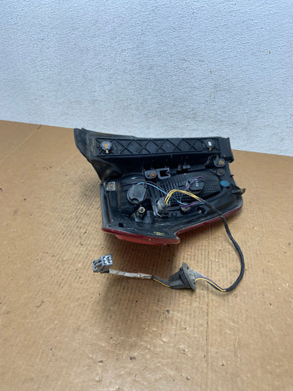 2011-2015 Ford Explorer Police Package Right Passenger Tail light AE1148 LK8