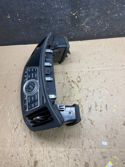 2007 - 2008 Infiniti G35 EX35 Radio Player Screen Panel Bezel U5690 DG3