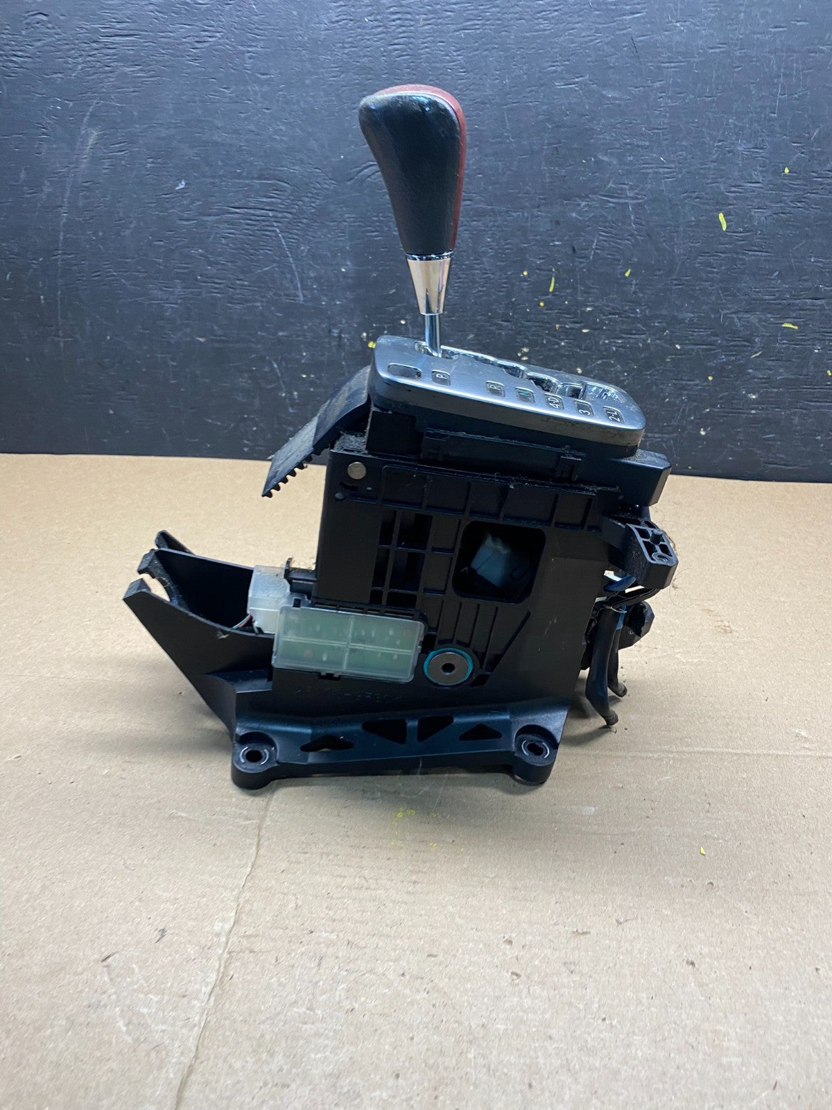 2002 to 2006 Lexus ES300 Center Console Shift Shifter OEM Q9498 DG4