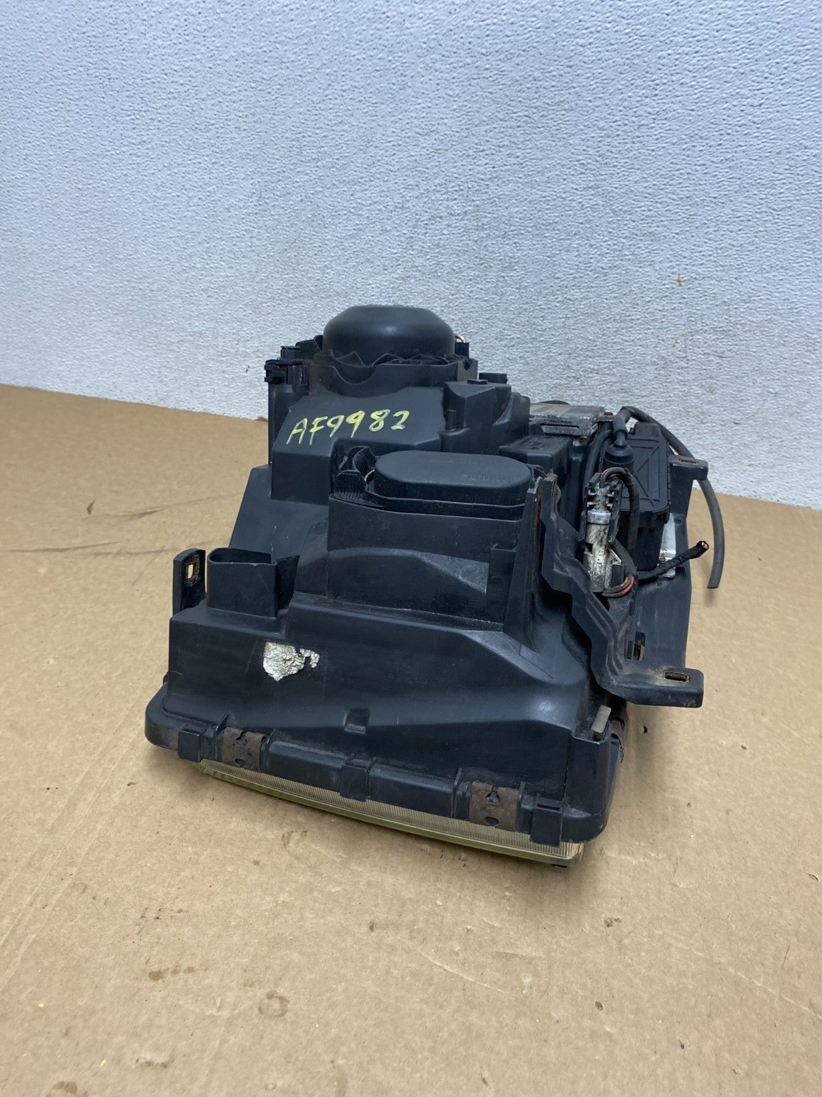 2003 - 2004 Land Rover Range Rover Right Passenger Headlight Xenon HID AF9982 DW8