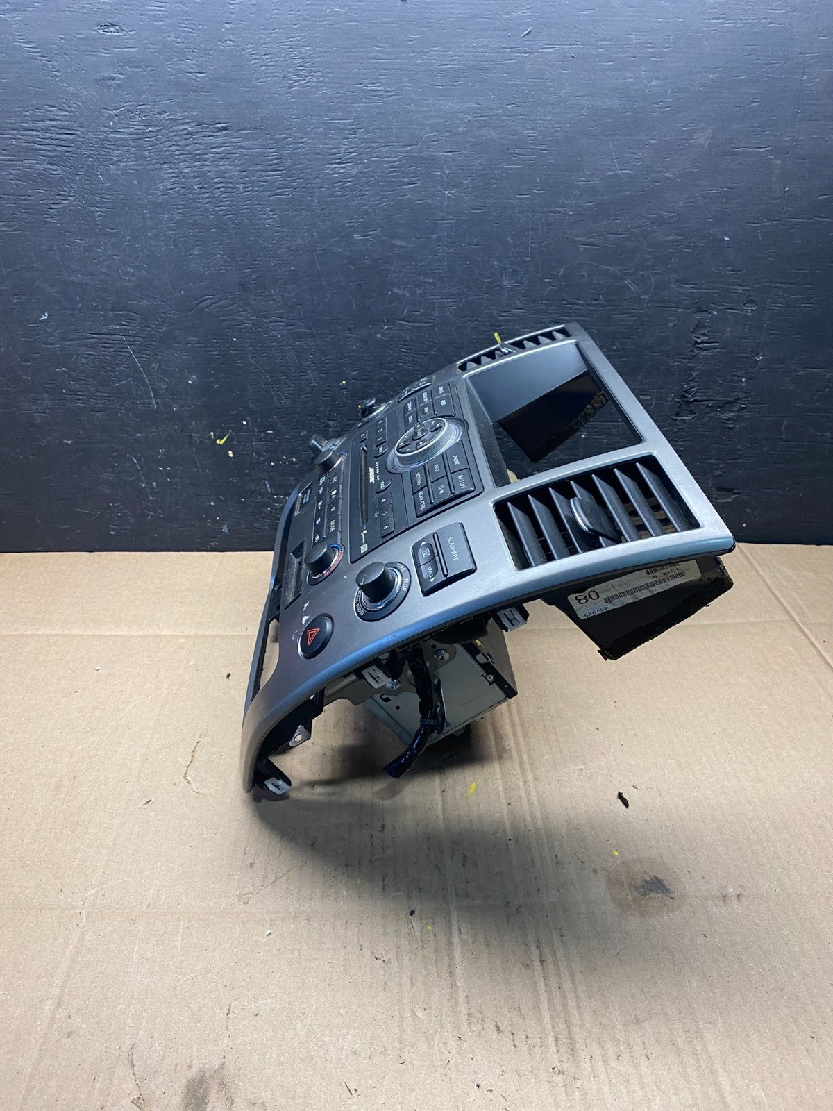 2008 to 2012 Nissan Armada Bose Radio CD Player A/C Climate Control OEM P2026 DG4