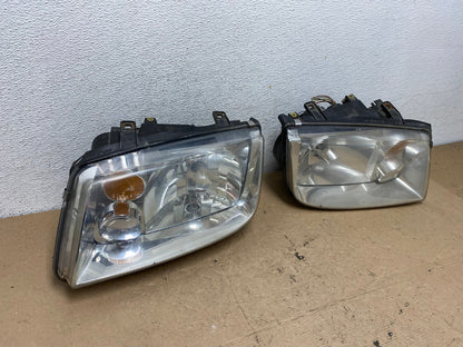 2002 to 2004 Volkswagen Jetta Left+Right Headlights AF4647 LK2