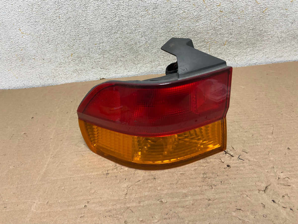 2002 2003 2004 Honda Odyssey Left Driver LH Side Tail Light AI0983 LK0