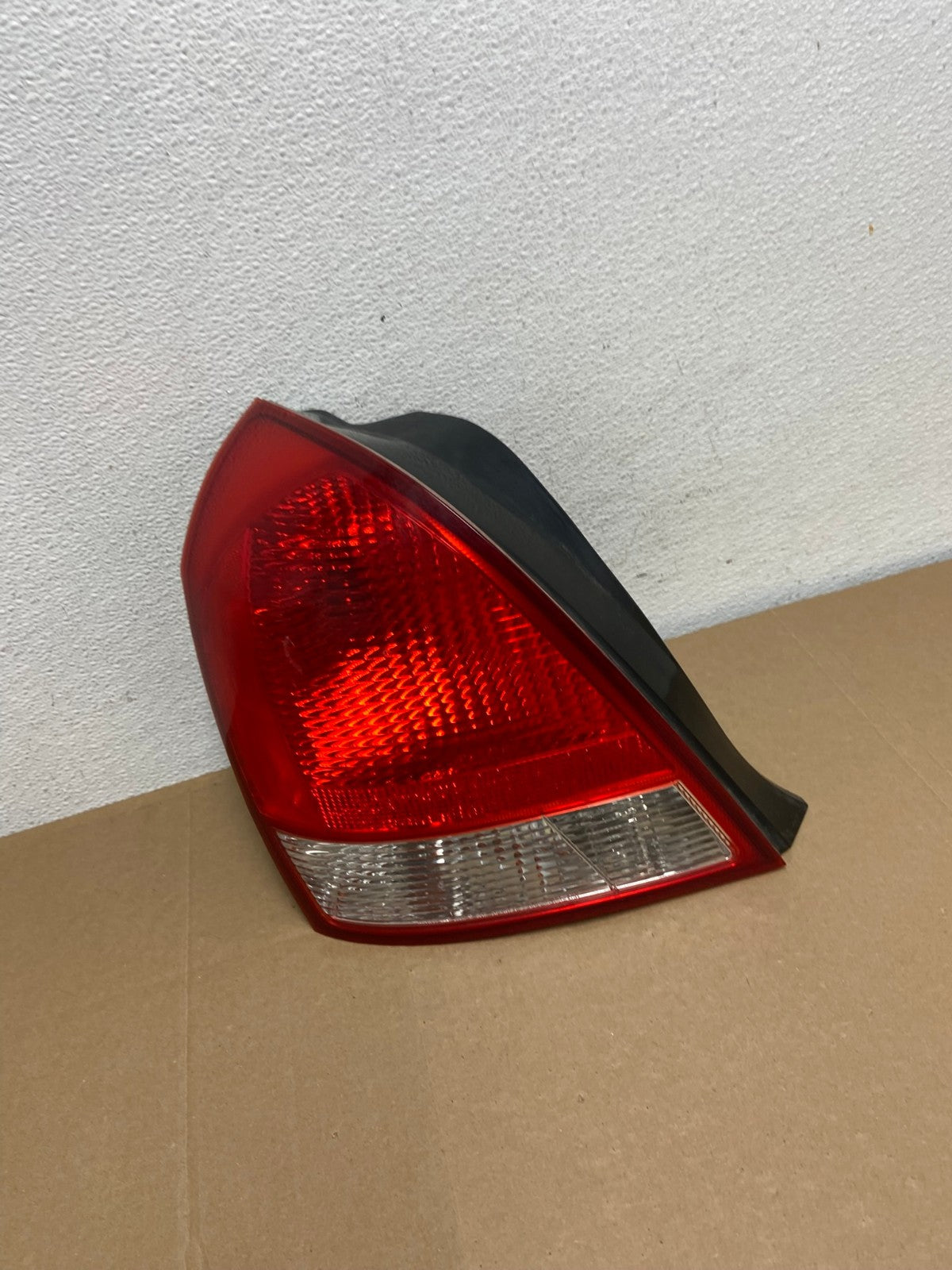 2001-2003 Sedan Hyundai Elantra Left Driver Lh Side Tail Light Oem AC5551 LK2