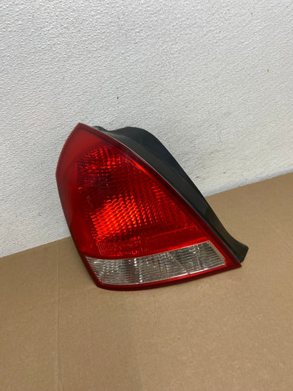 2001-2003 Sedan Hyundai Elantra Left Driver Lh Side Tail Light Oem AC5551 LK2