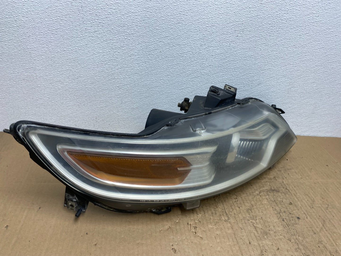 2010 2011 2012 Ford Taurus Right Passenger RH Xenon Headlight OEM AB8455 DW2