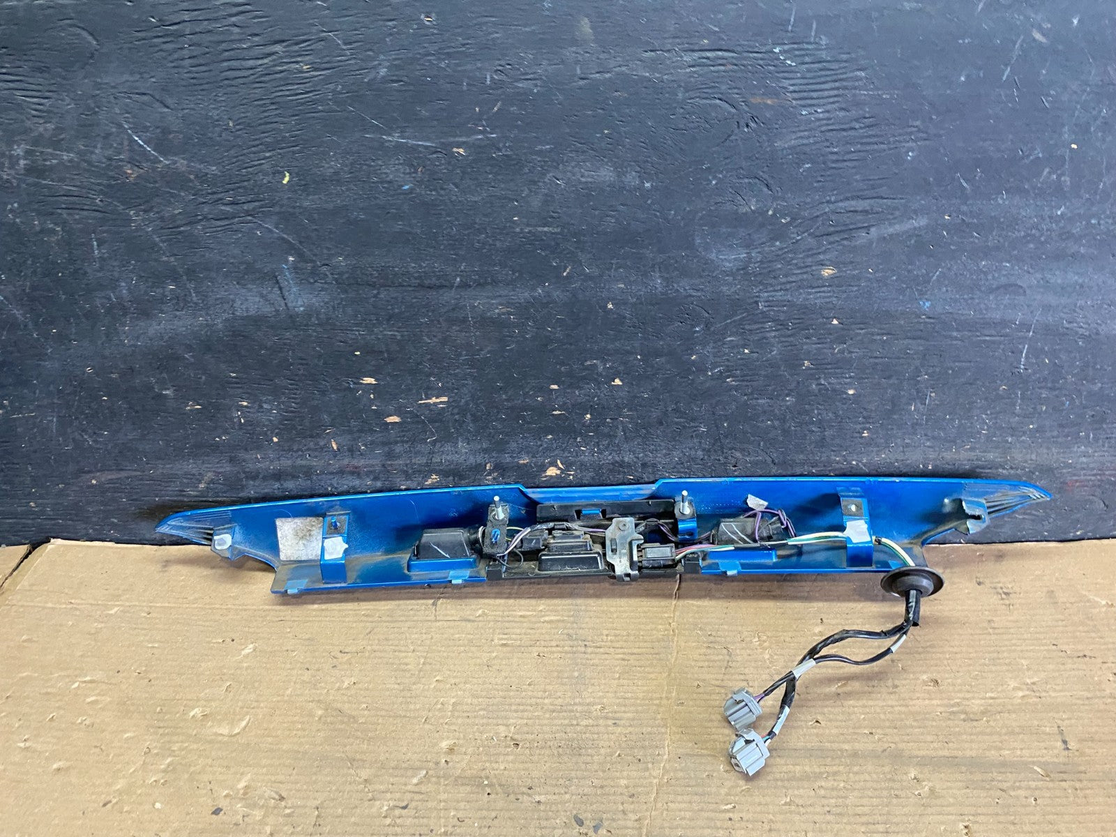 2017 to 2020 Ford Fusion Deck Lid Trunk License Light Trim Panel OEM R22859