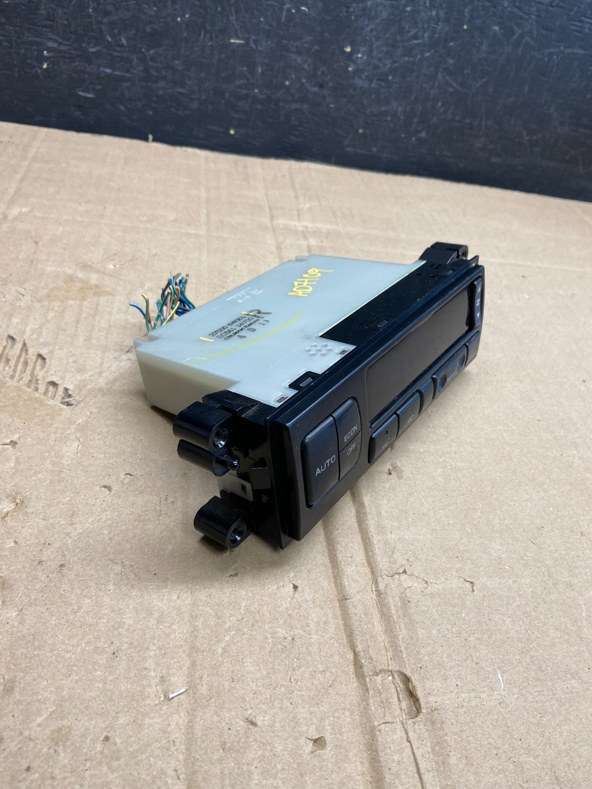 2003-2004 Nissan Pathfinder A/C Heat Temperature Climate Control AD7109 DG1