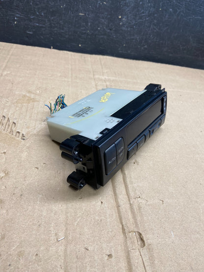 2003-2004 Nissan Pathfinder A/C Heat Temperature Climate Control AD7109 DG1