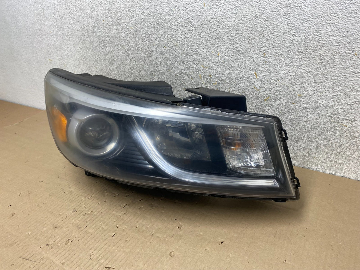2015-2018 Kia Sedona Right Passenger RH Side Headlight Halogen AI2209 DW1