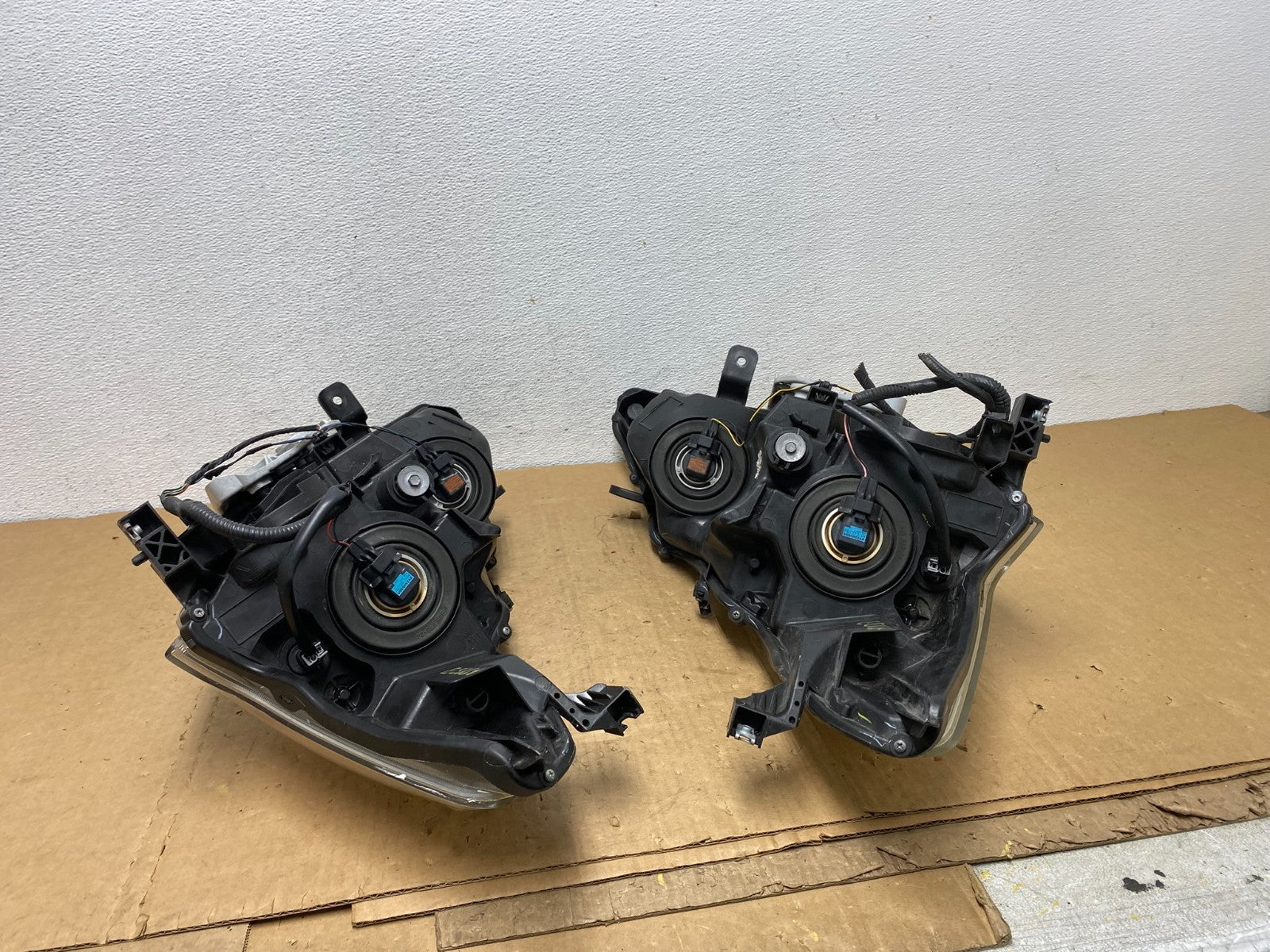 2013 to 2015 Nissan Altima Left+Right Side Set Halogen Headlights AD1313 DW10