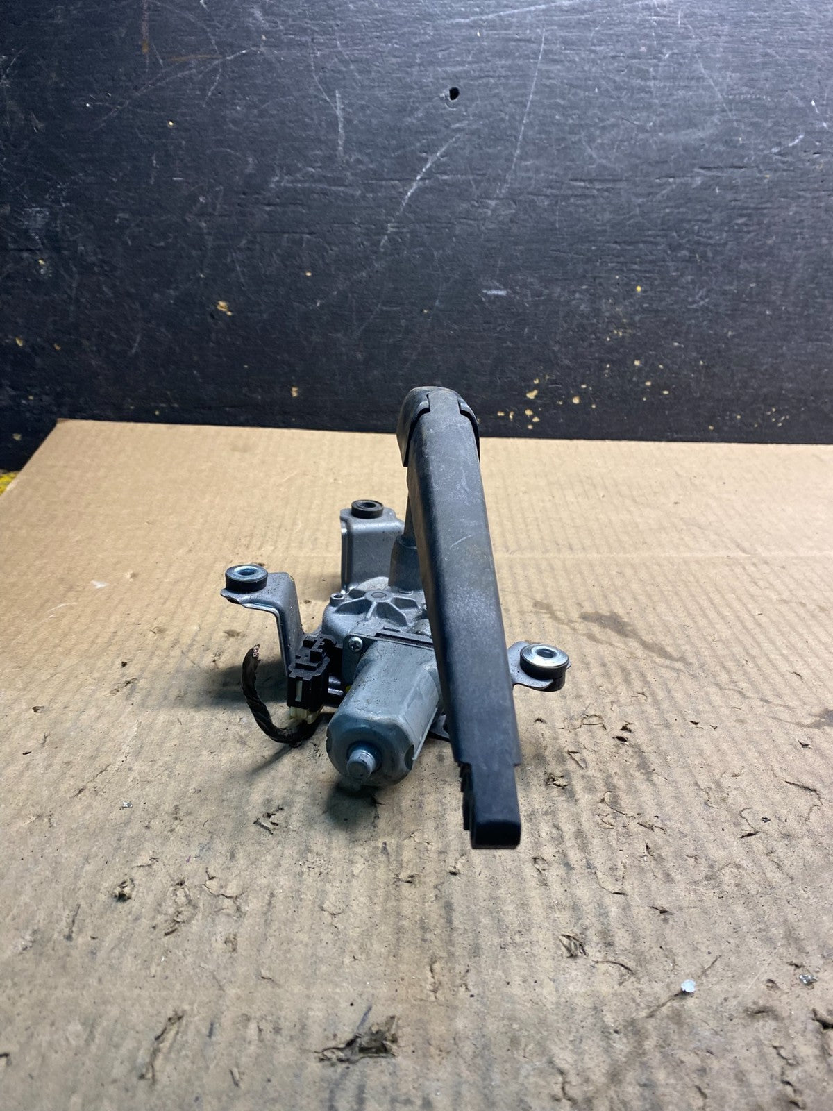 2014-2021 Dodge Durango  Tailgate Back Door Rear Wiper Motor Wiper z4837 DG2