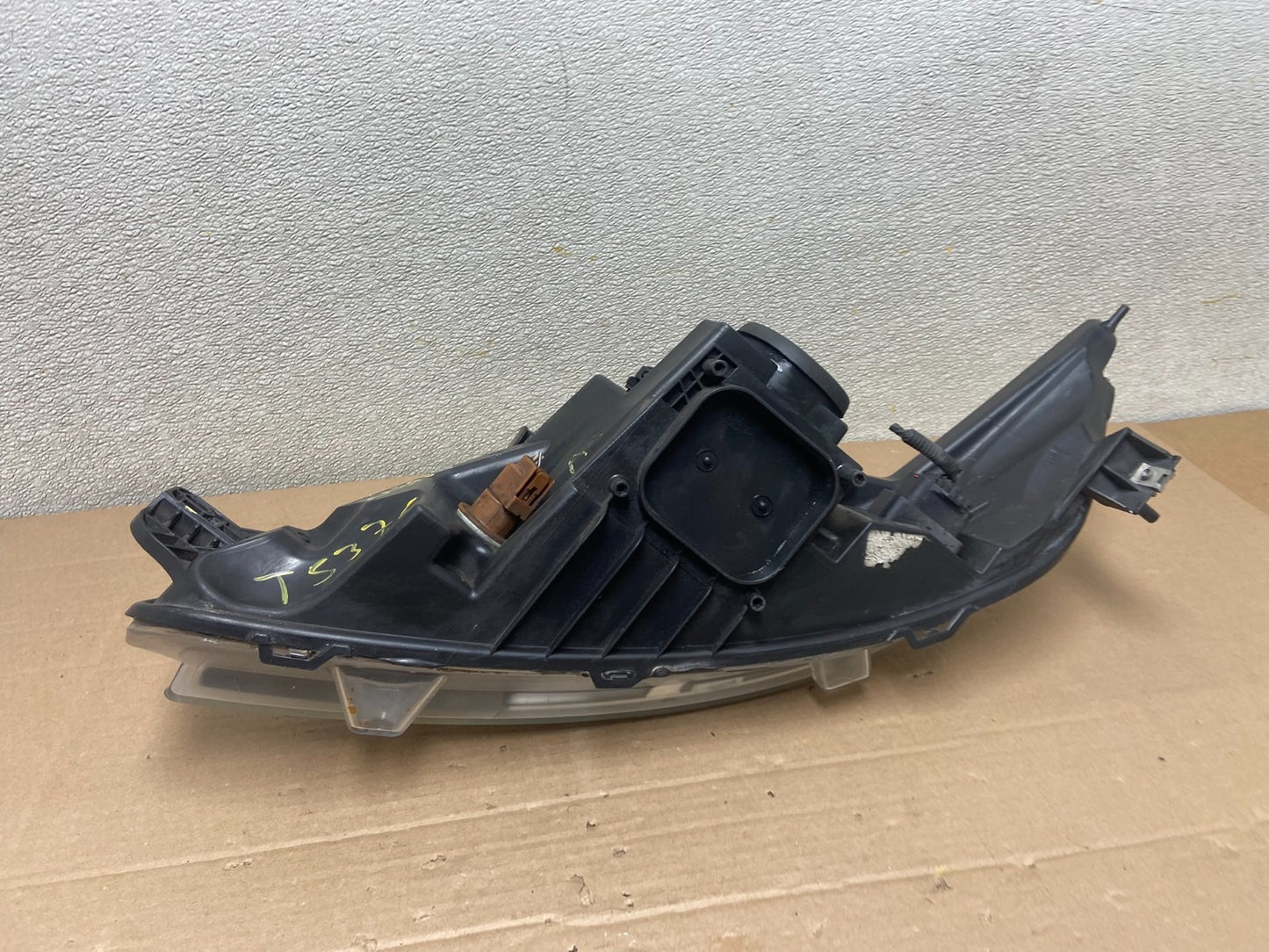2010 2011 2012 Ford Taurus Right Passenger RH Halogen Headlight OEM AA8684 DW7