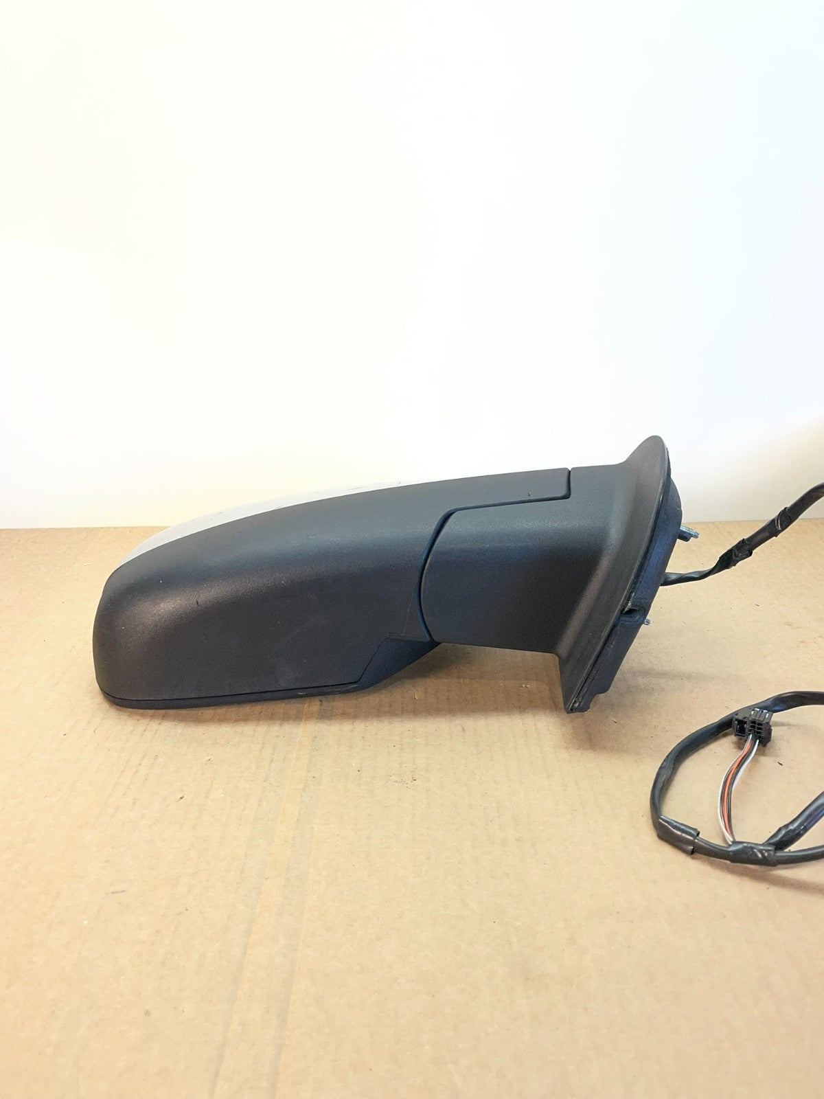 2007-2013 Chevrolet Tahoe Silverado Suburban Right Passenger Mirror AF5429 DW3
