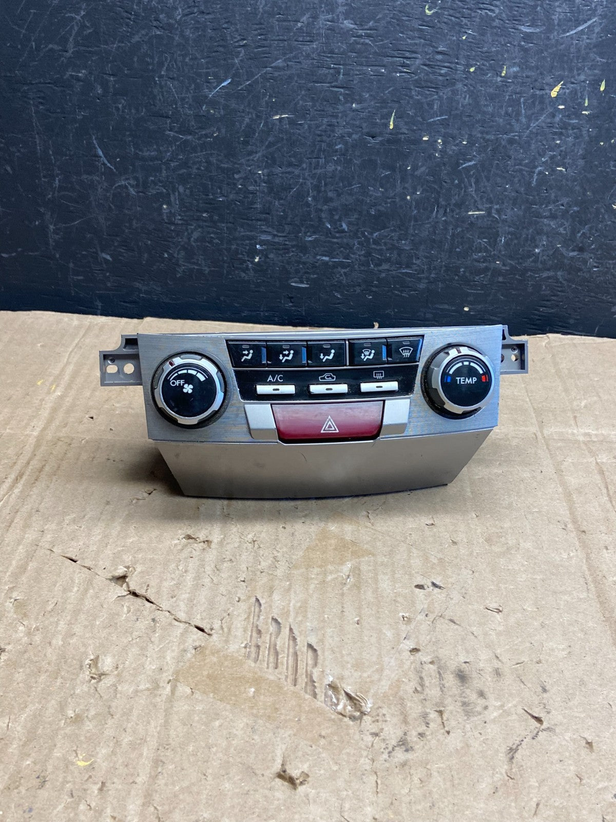 2010 - 2014 Subaru Outback Legacy A/C Heater Climate Control Unit AE1752 DG0