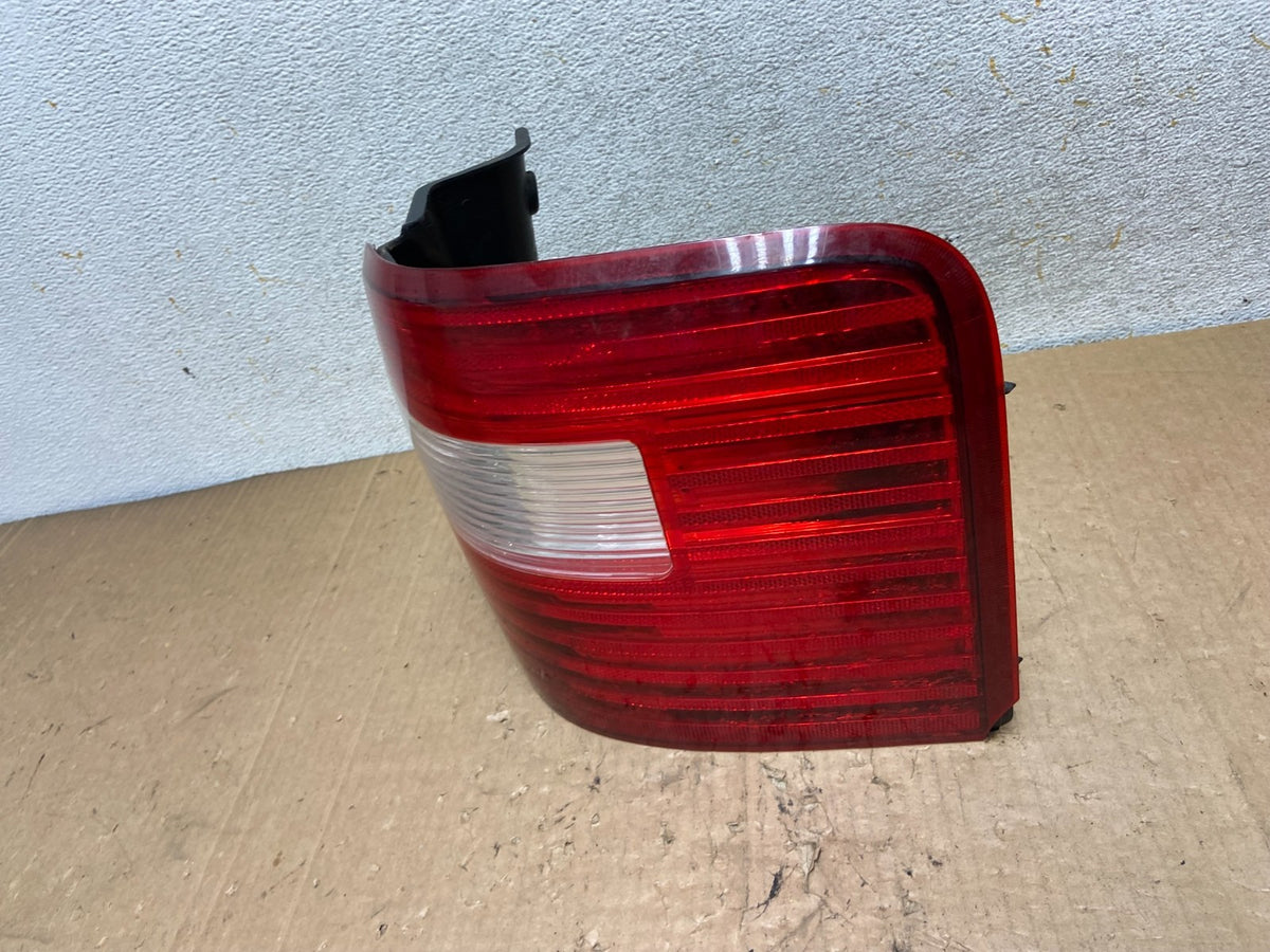 2005 2006 2007 Ford Freestyle Right Passenger RH Tail Light AI9175 LK1
