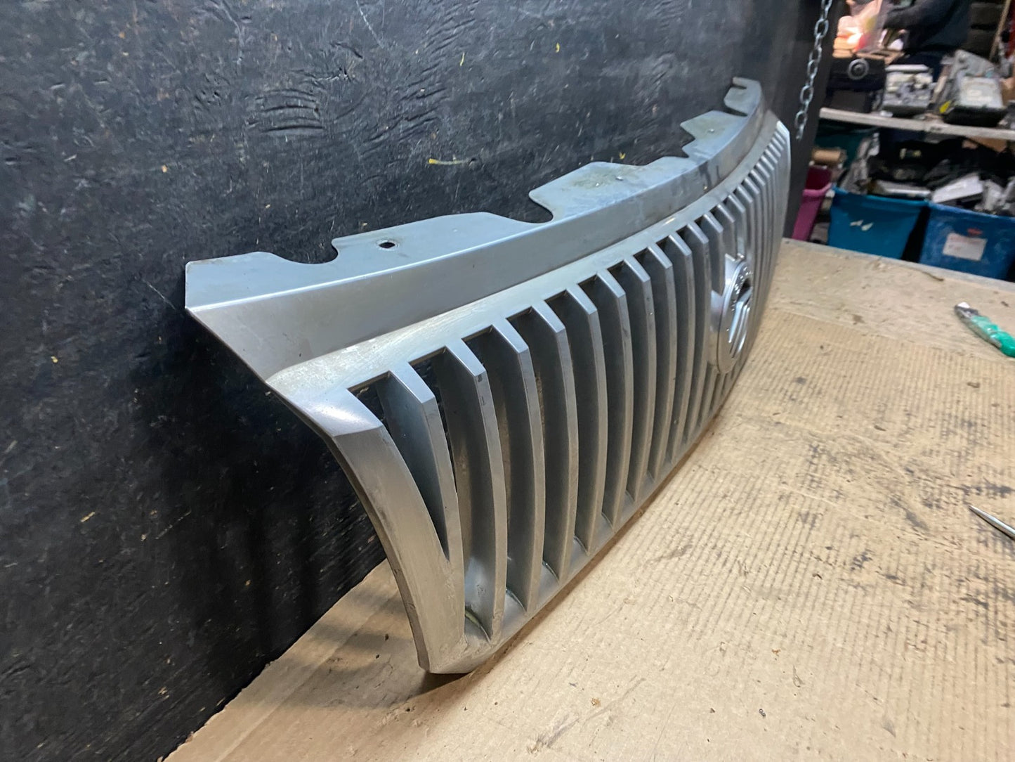 2002 to 2005 Mercury Mountaineer Front Upper Grill Grille Oem V9584 DG2