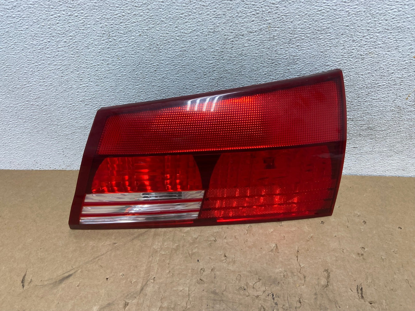 2004-2005 Toyota Sienna Right Passenger RH Side Inner Tail Light AG1333 LK0