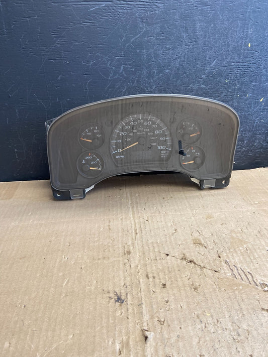 2004 to 2007 Chevrolet Express Speedometer Cluster Gauge AE2030 DG0