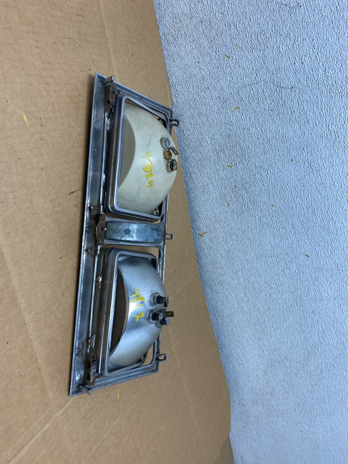 1980 to 1989 Lincoln Town Car Left Or Right HeadLight E0VB-130520-AH N40617