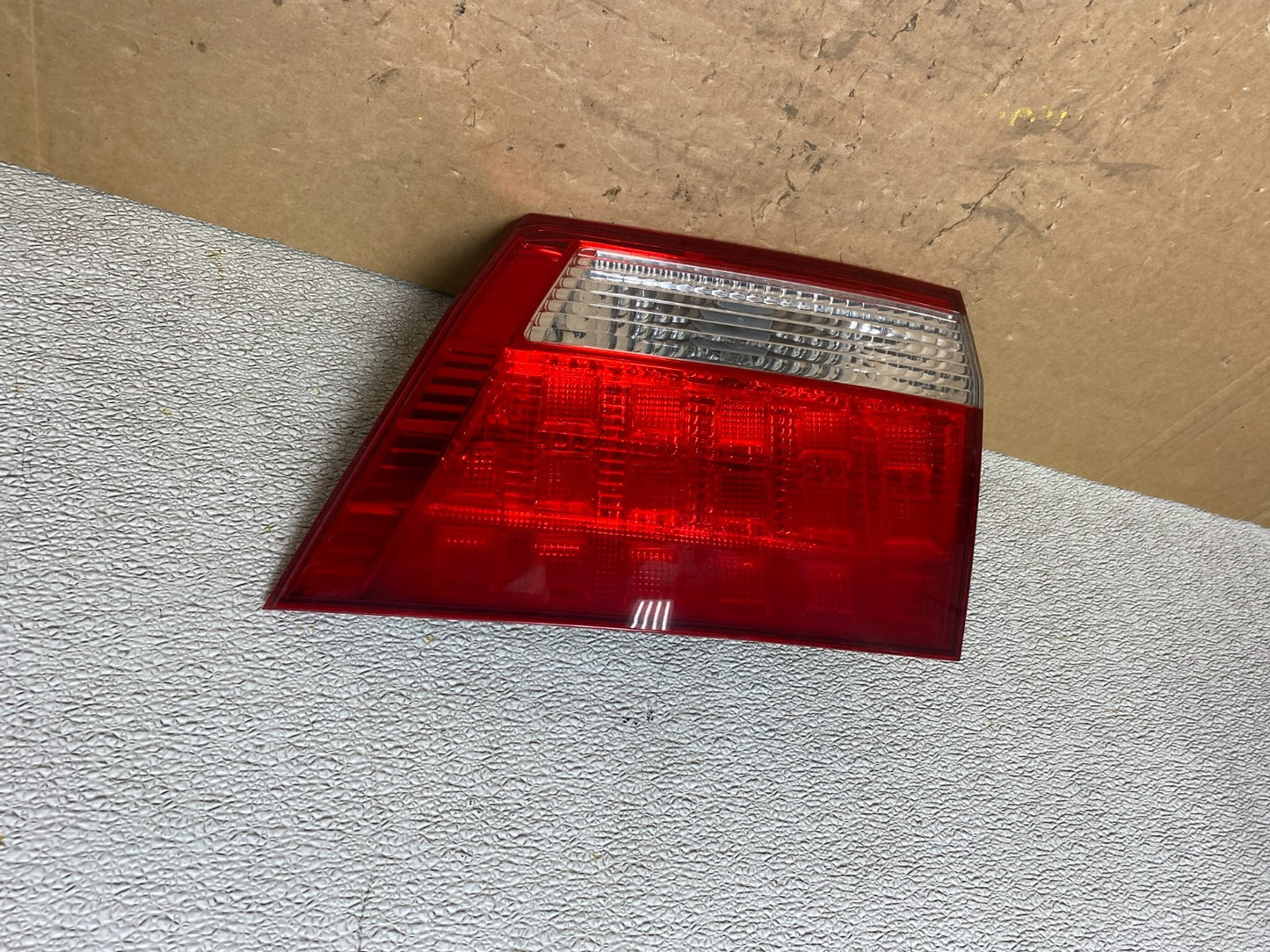 2005 2006 2007 Honda Odyssey Inner Right Passenger RH Tail Light V5936 DW1