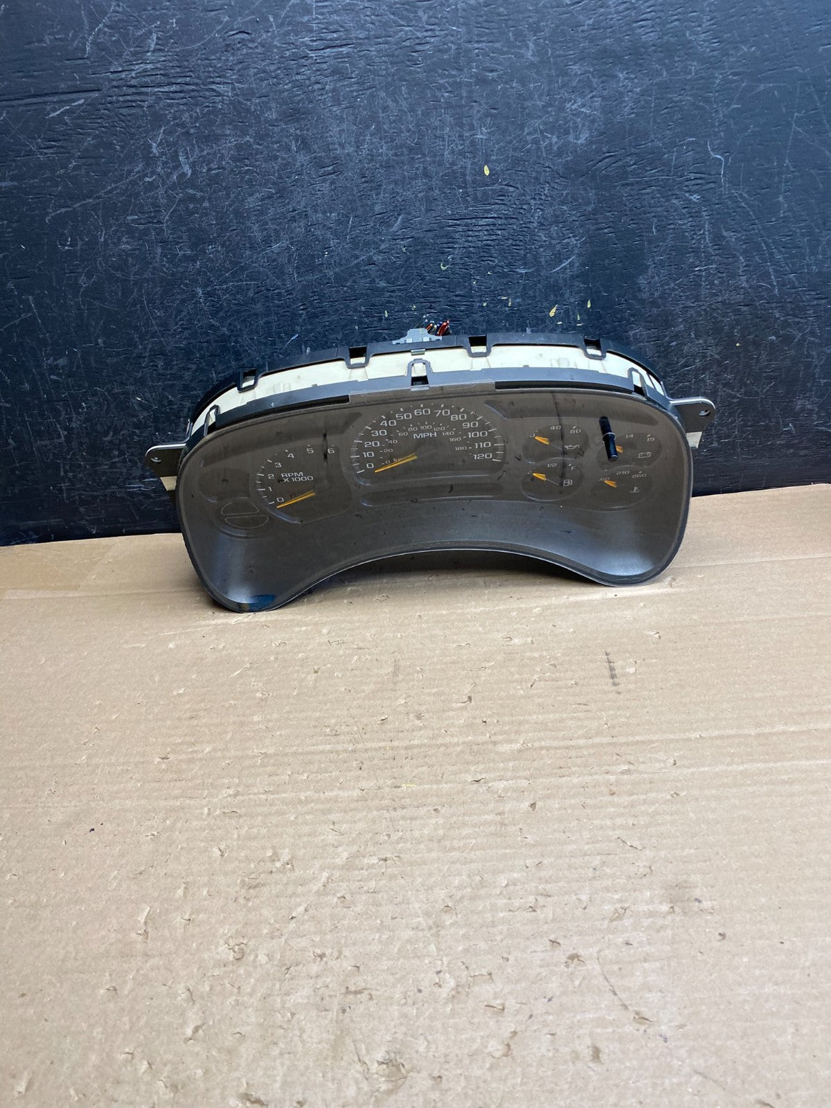2003 to 2006 Chevrolet Silverado Speedometer Instrument Cluster ag6356 DG0