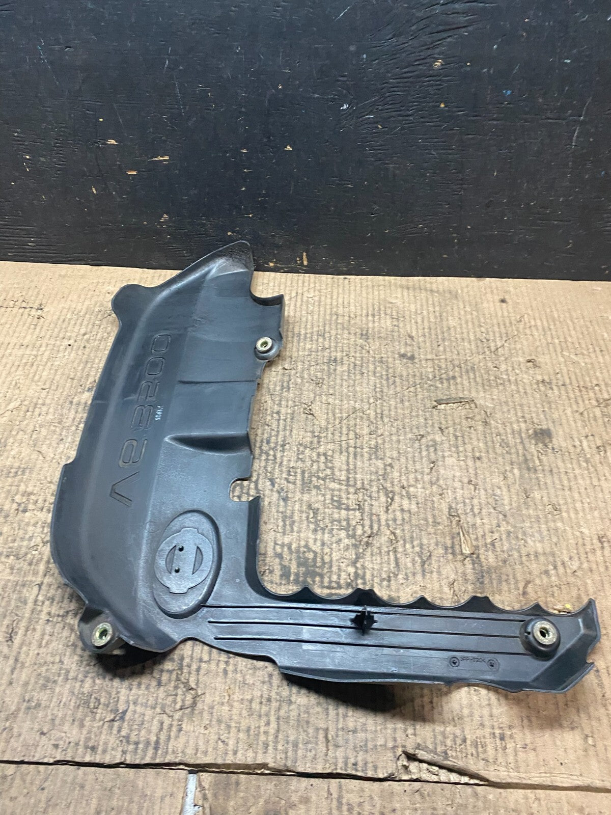 2001 to 2004 Nissan Pathfinder Engine Cover Ornament N2005 DG6