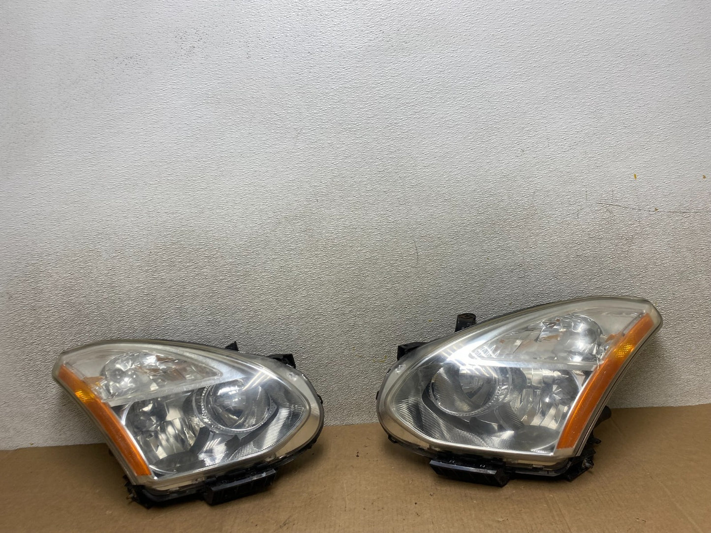 2009-2013 Nissan Rogue Left+Right Side Set Halogen Headlights W8486 DW0