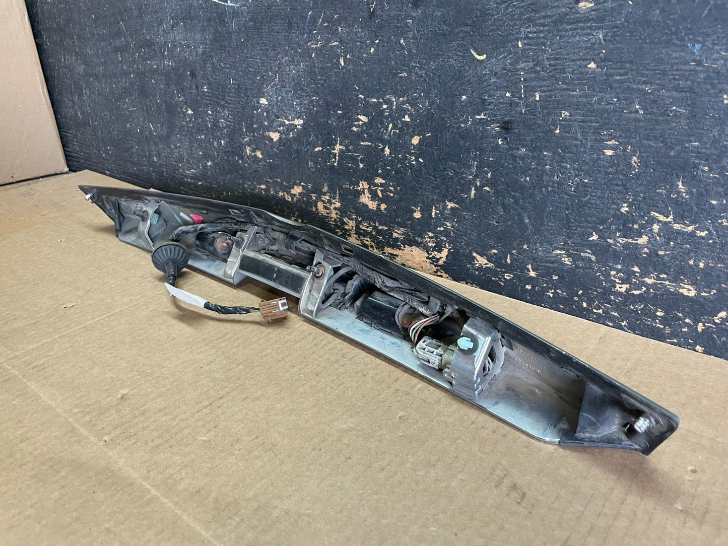 2010-2015 Cadillac SRX Rear Liftgate Tailgate Finish Molding W/ Camera AA8964 DG7
