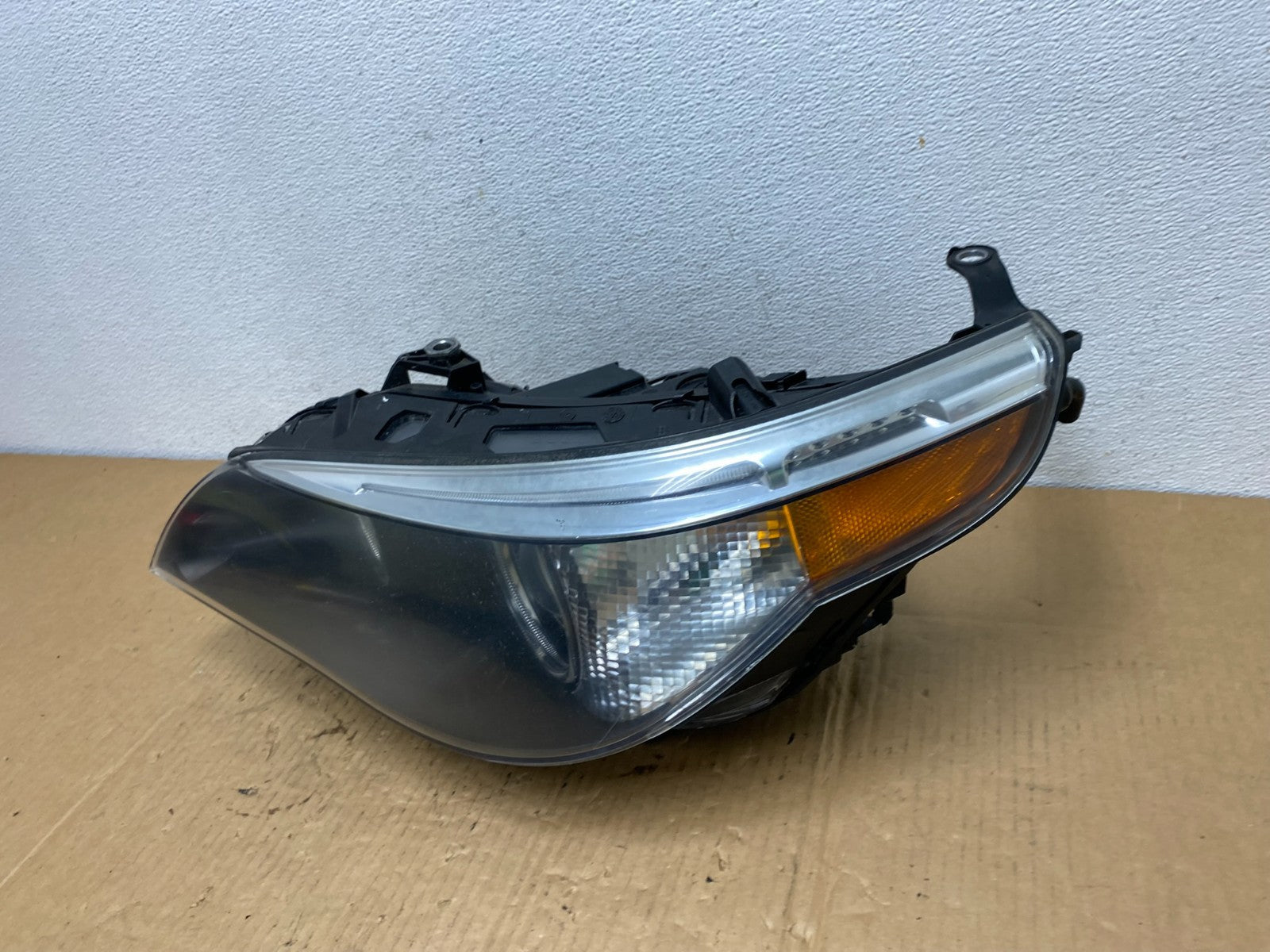 2004 to 2007 BMW 525i 5 Series Headlight Left Driver LH Xenon AFS AC7647 DW1