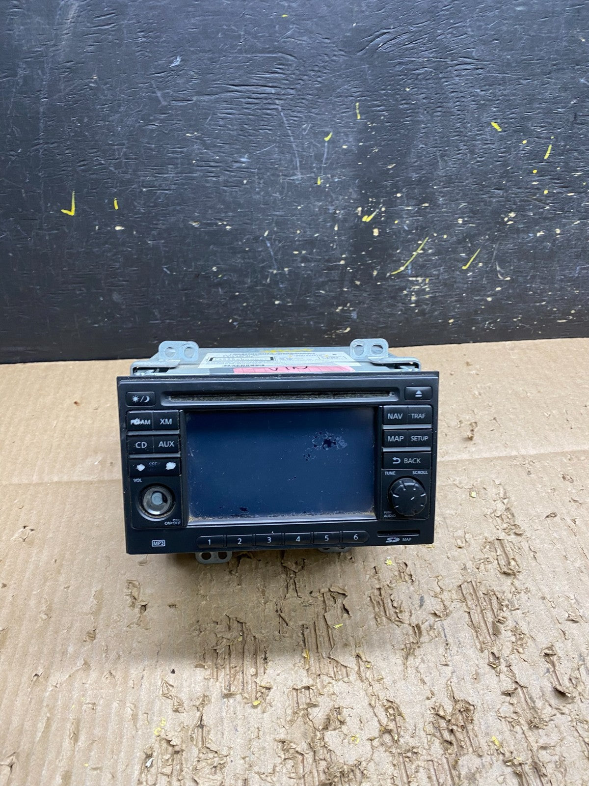 2011 to 2012 Nissan Rogue AM FM XM Radio CD Player Screen Receiver V7517 DG0