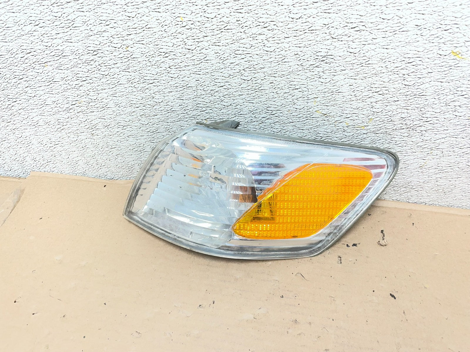 2000 - 2001 Toyota Camry Front Left Driver Lh Turn Signal AB0066 DW1
