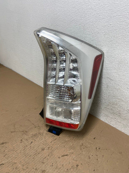 2010 2011 Toyota Prius Tail Light Right Passenger Side AE8840 LK1