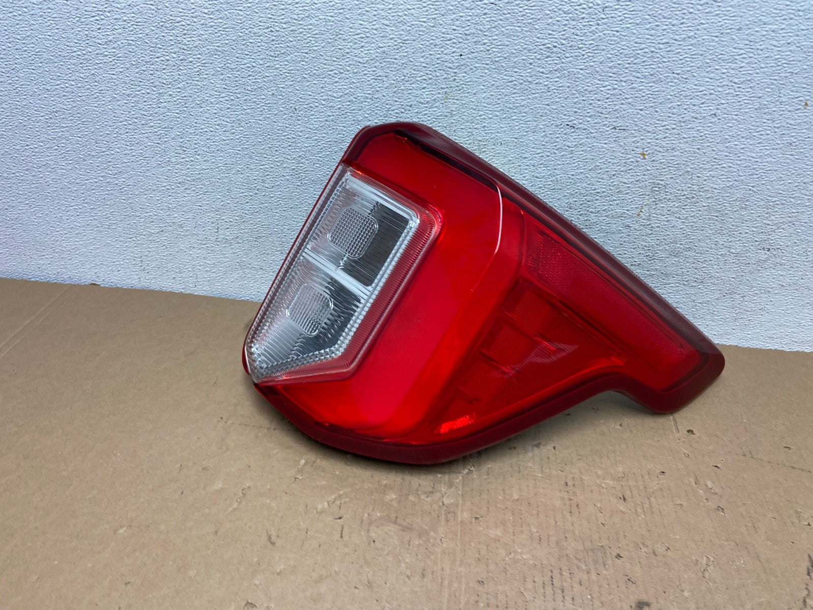 2020 2021 2022 2023 Ford Explorer Right Passenger Side Tail light AD7983 LK0