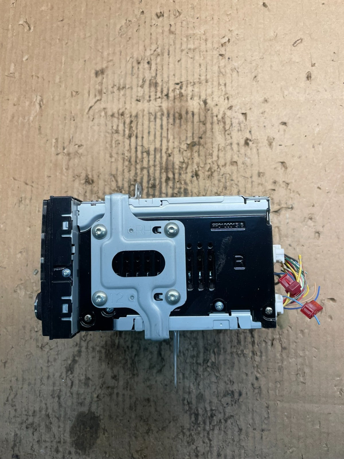 2011 to 2012 Nissan Rogue AM FM XM Radio CD Player Screen Receiver W1506 DG3
