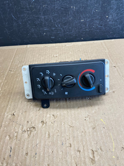 1998 - 2001 Dodge Ram 1500 2500 A/C Heater Climate Control AD22991