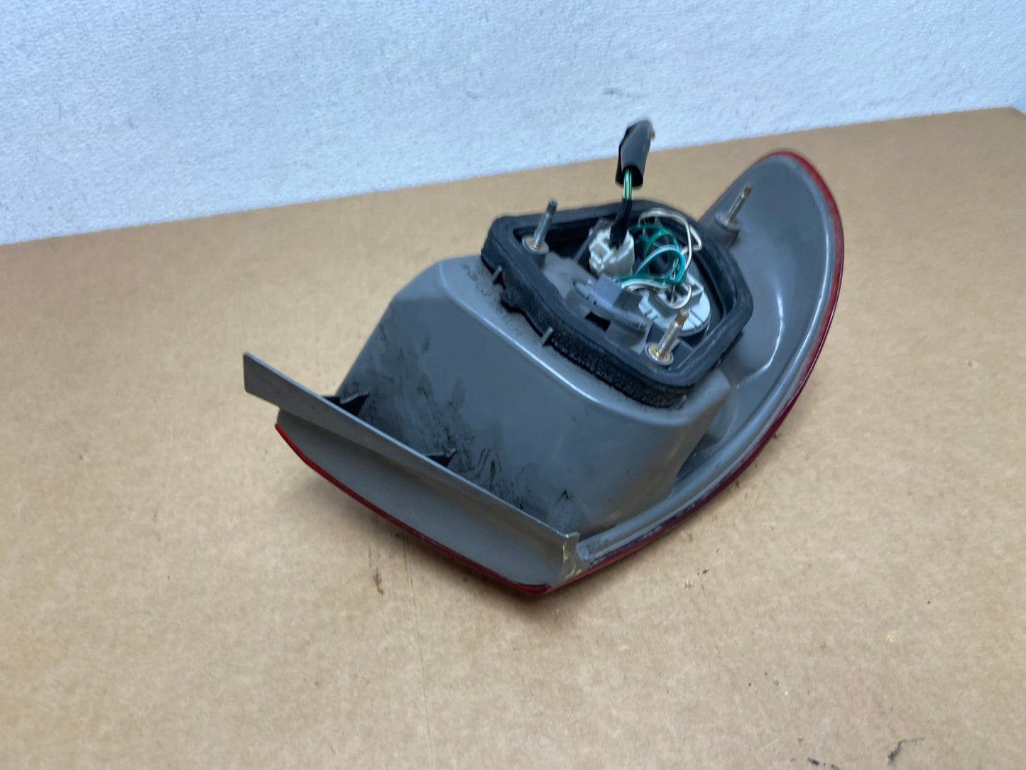 1998 1999 2000 Toyota Corolla Right Passenger Side Tail light OEM AC1693 LK5