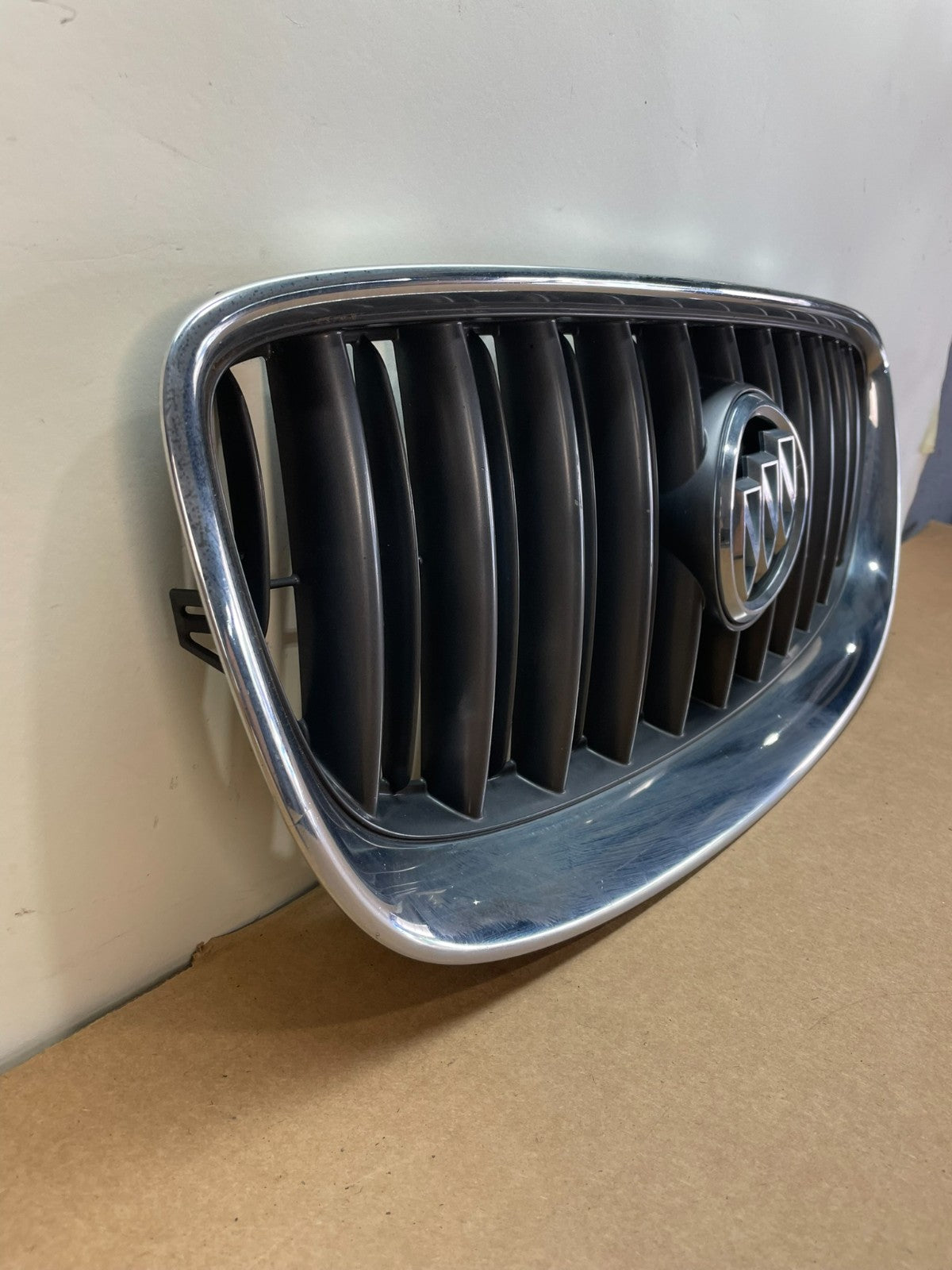 2005 to 2007 Buick Terraza Front Upper Grill Grille AF8554 DG2