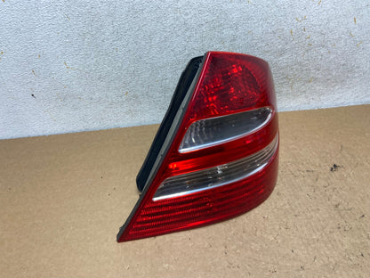 No Led 2003-2006 Mercedes E Class Sedan Right Passenger Tail Light AI3629 LK2