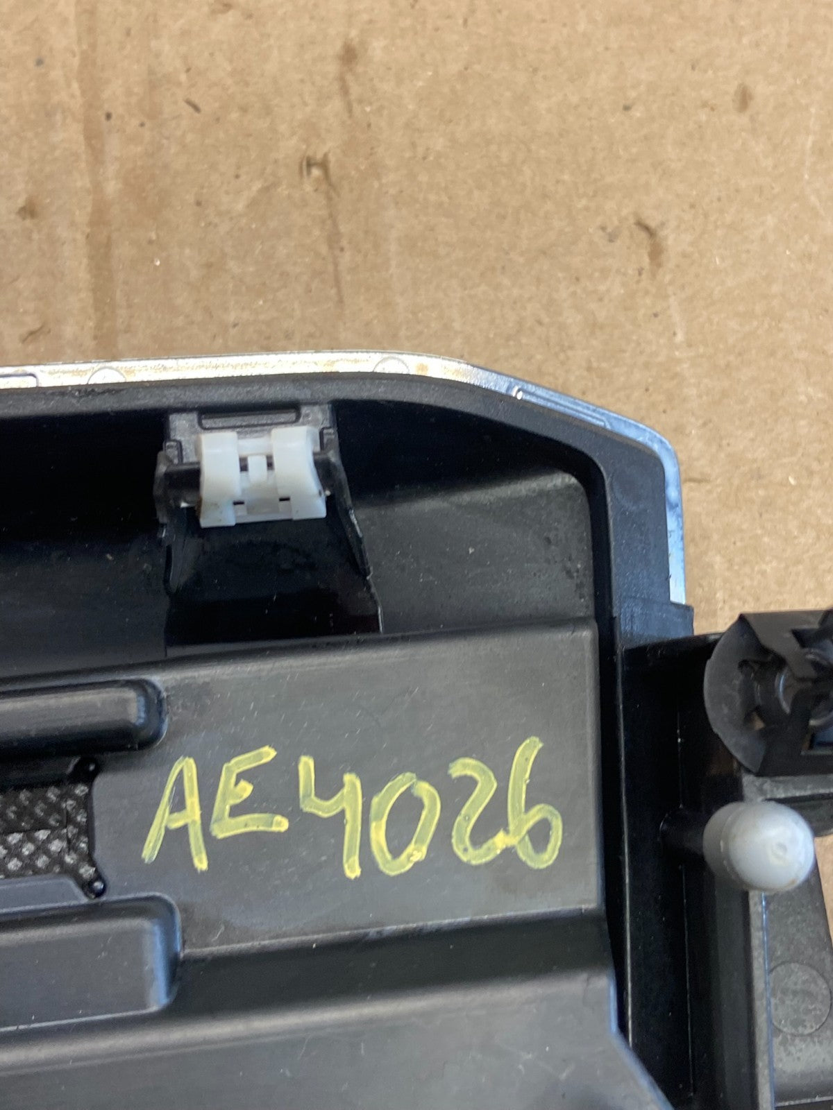 2013 to 2016 Lincoln MKS Radio Dual Climate Control Panel Air Vent AE4026 DG7