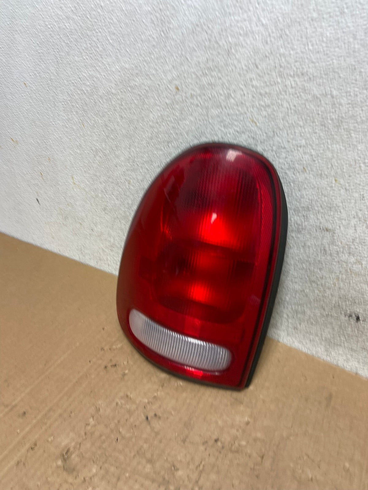 1998 to 2003 Dodge Durango Tail Light Left Driver LH Side AI5409 LK1