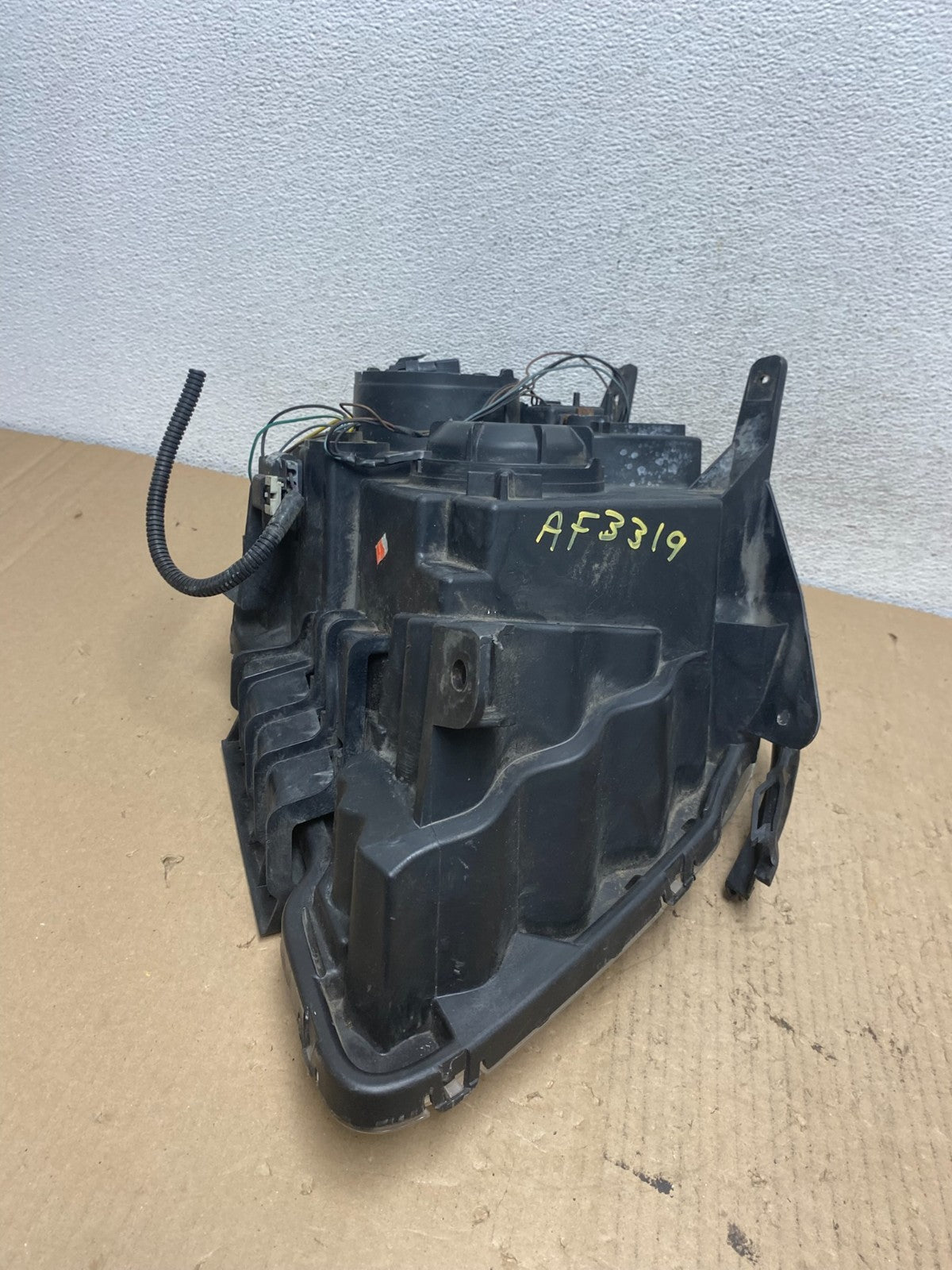 2010 to 2015 GMC Terrain Halogen Left Driver Lh Side Headlight AF3319 LK9