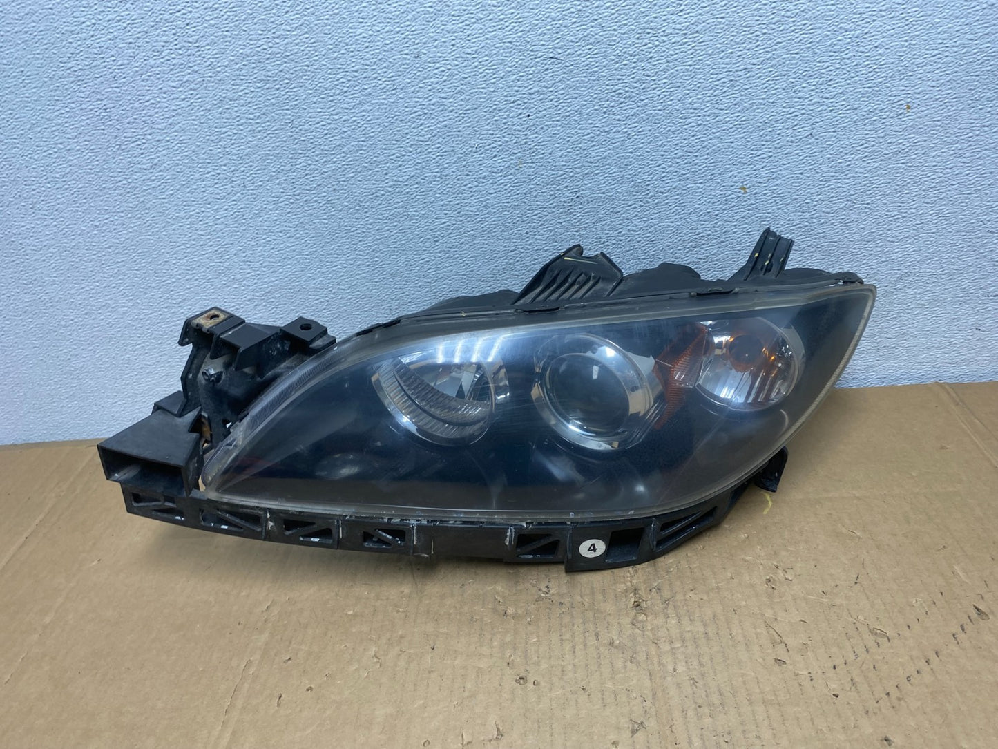 2004 to 2009 Mazda 3 Sedan Left Driver LH Side Headlight AD0983 DW0