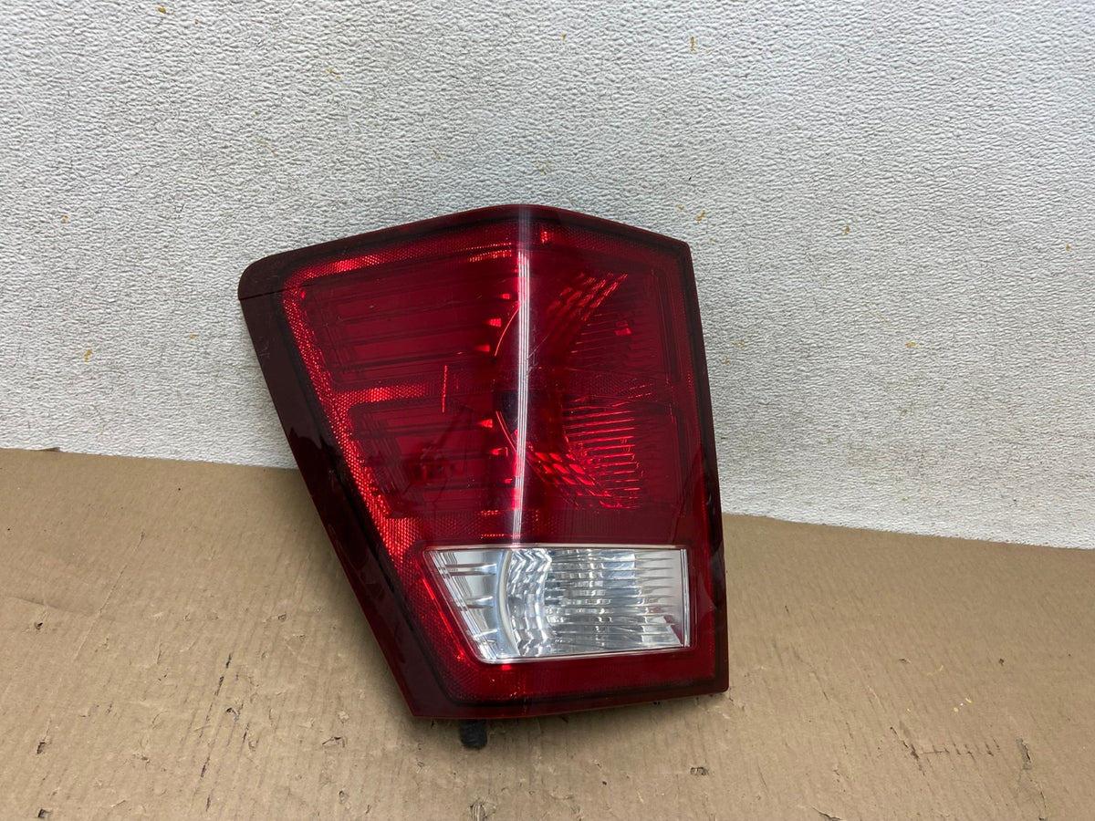 2007 2008 2009 2010 Jeep Grand Cherokee Left Driver Lh Tail Light AH5873 LK0