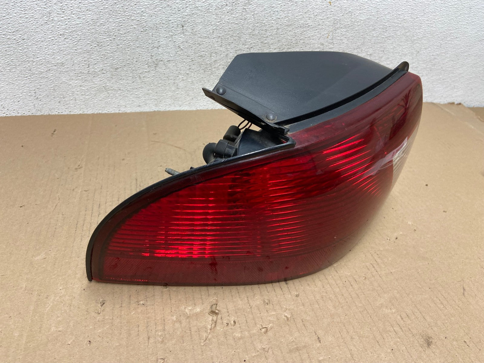 2000 - 2003 Mercury Sable Sedan Left Driver LH Side Tail Light AE7247 LK2