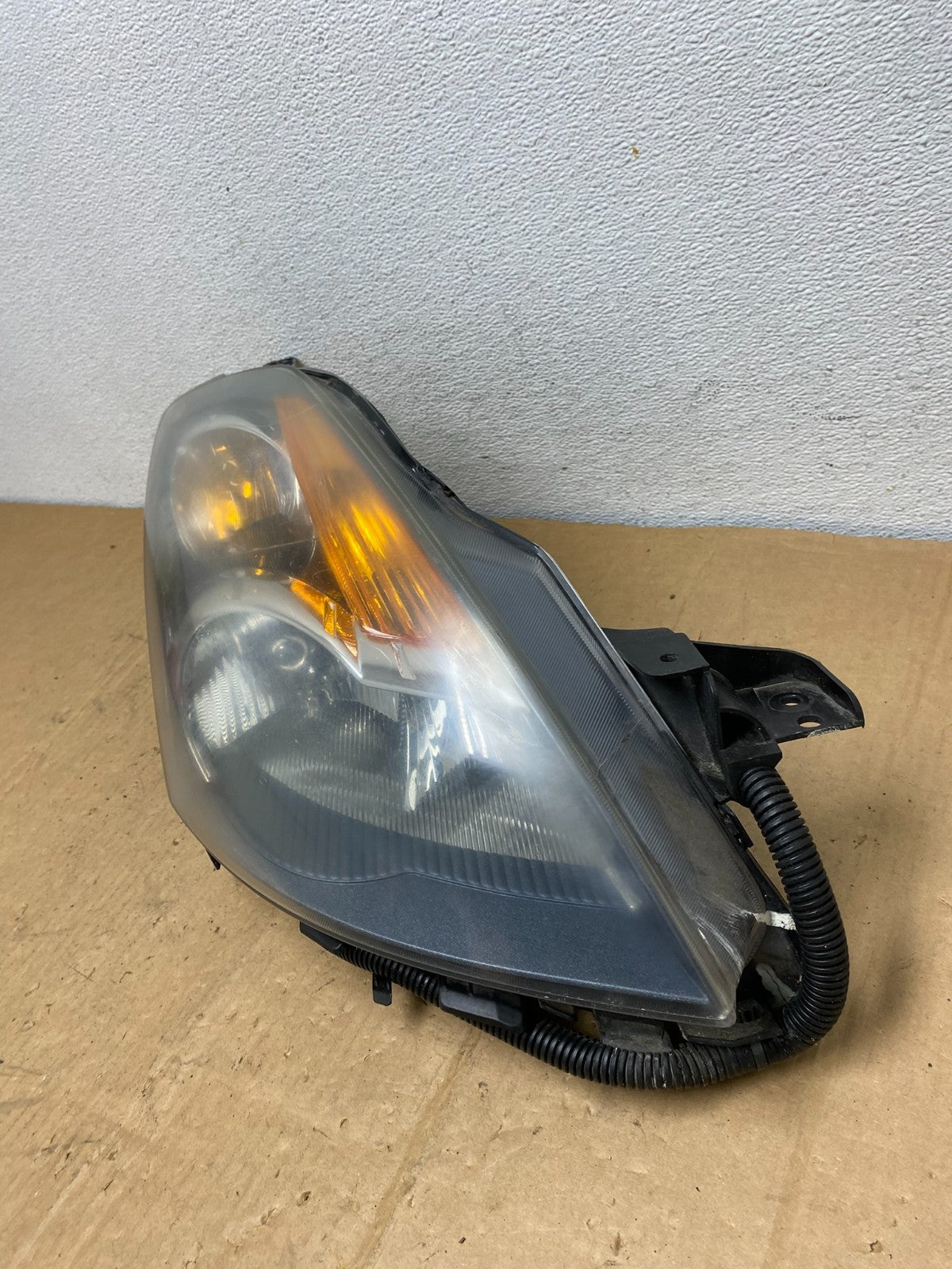 Sedan 2007 to 2009 Nissan Altima Right Passenger Halogen Headlight AC8666 DW1
