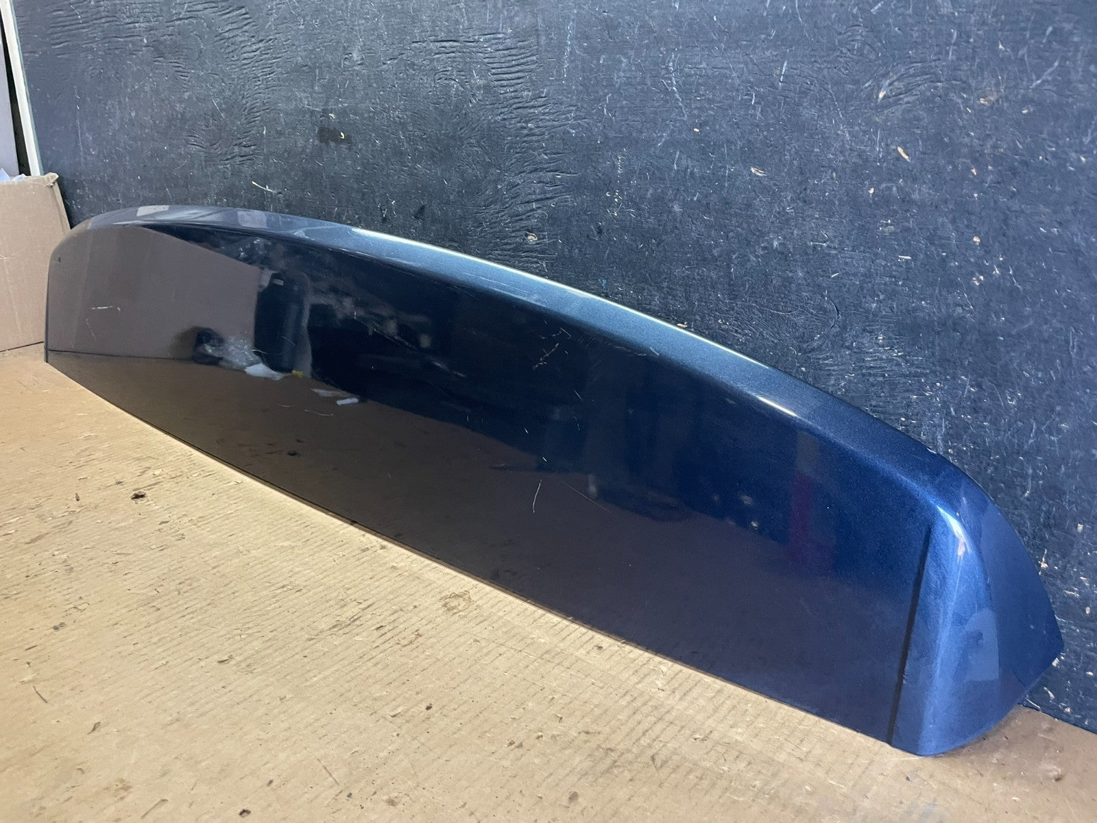 2009 to 2014 Volkswagen Routan Rear Spoiler OEM aa5929 DG1